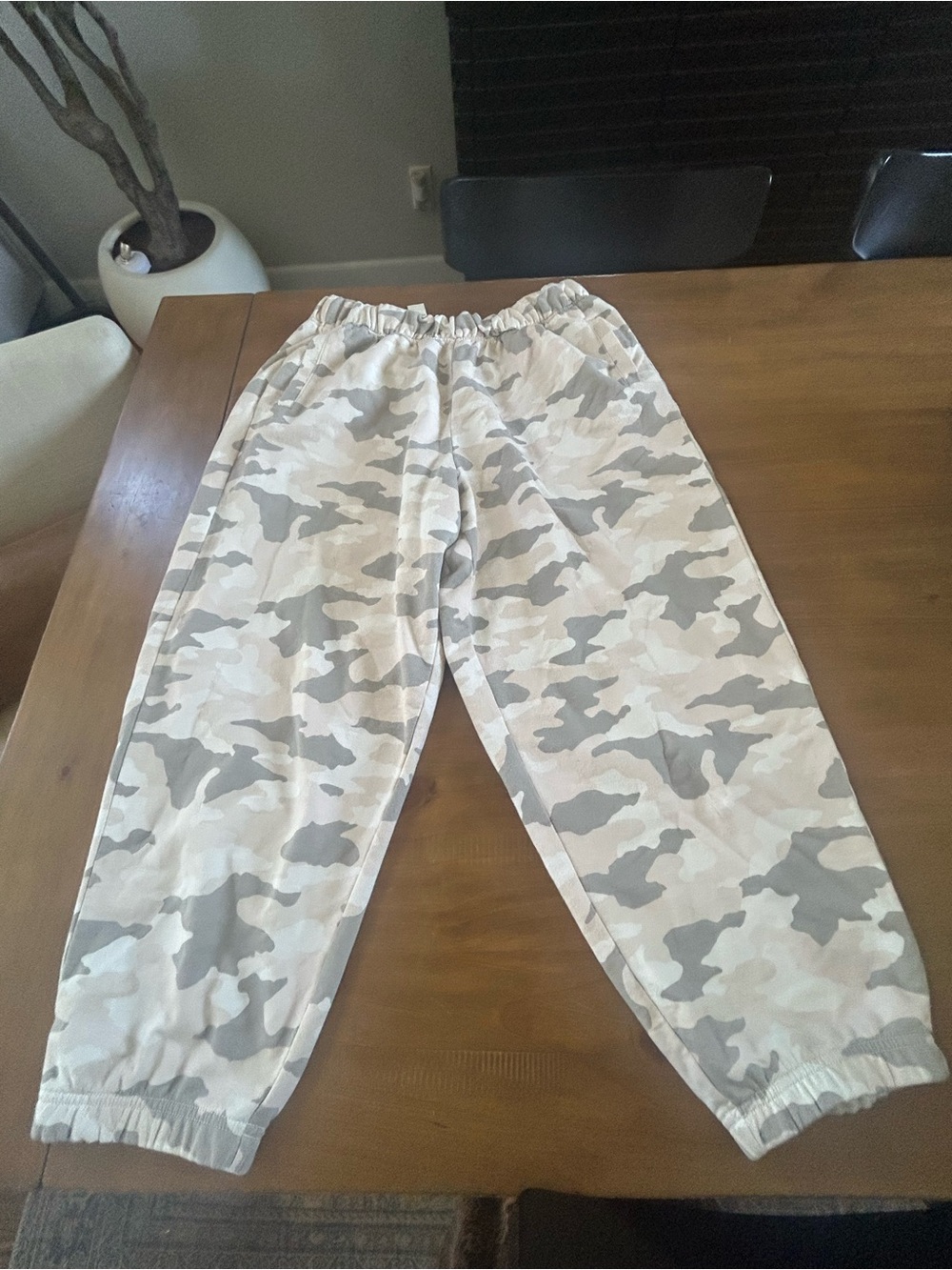 NWT Aerie Camouflage Cream & Gray Sweatpants and sweatshirt - Picture 4 of 12